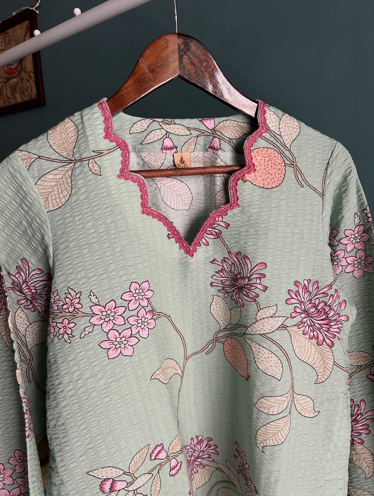 Amira Top π·
