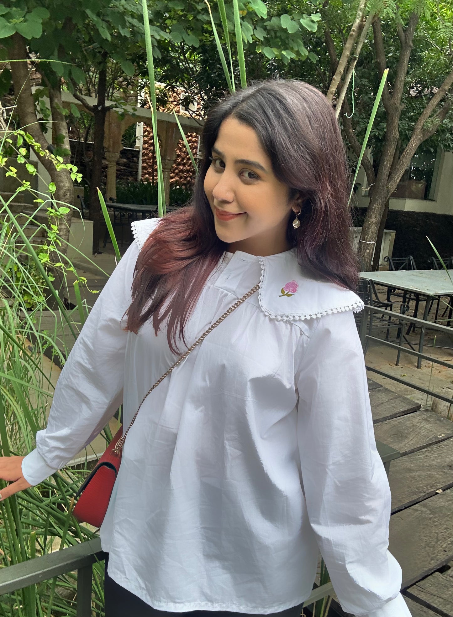 Cottage Kiss Shirt🦢