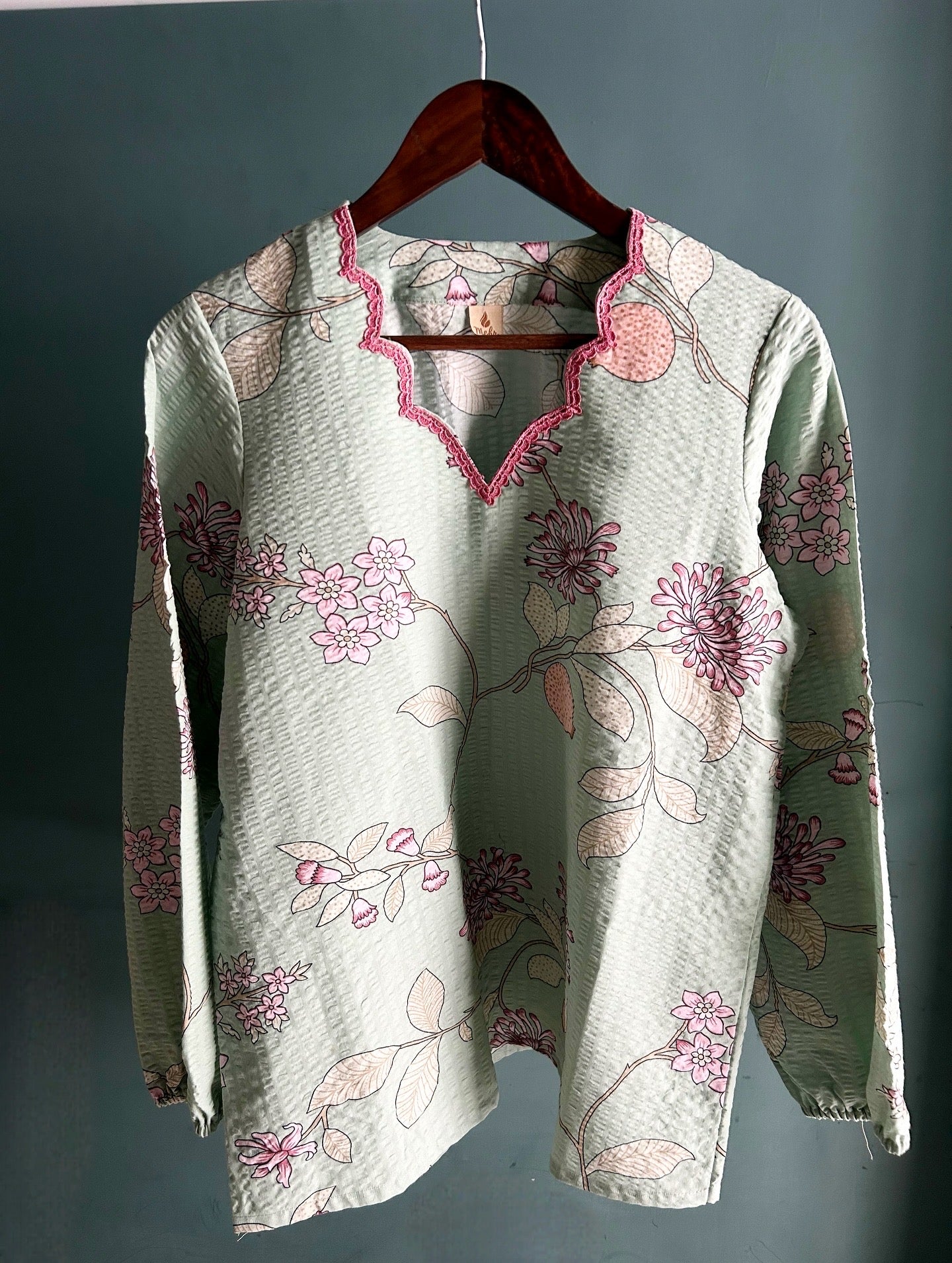 Amira Top π·
