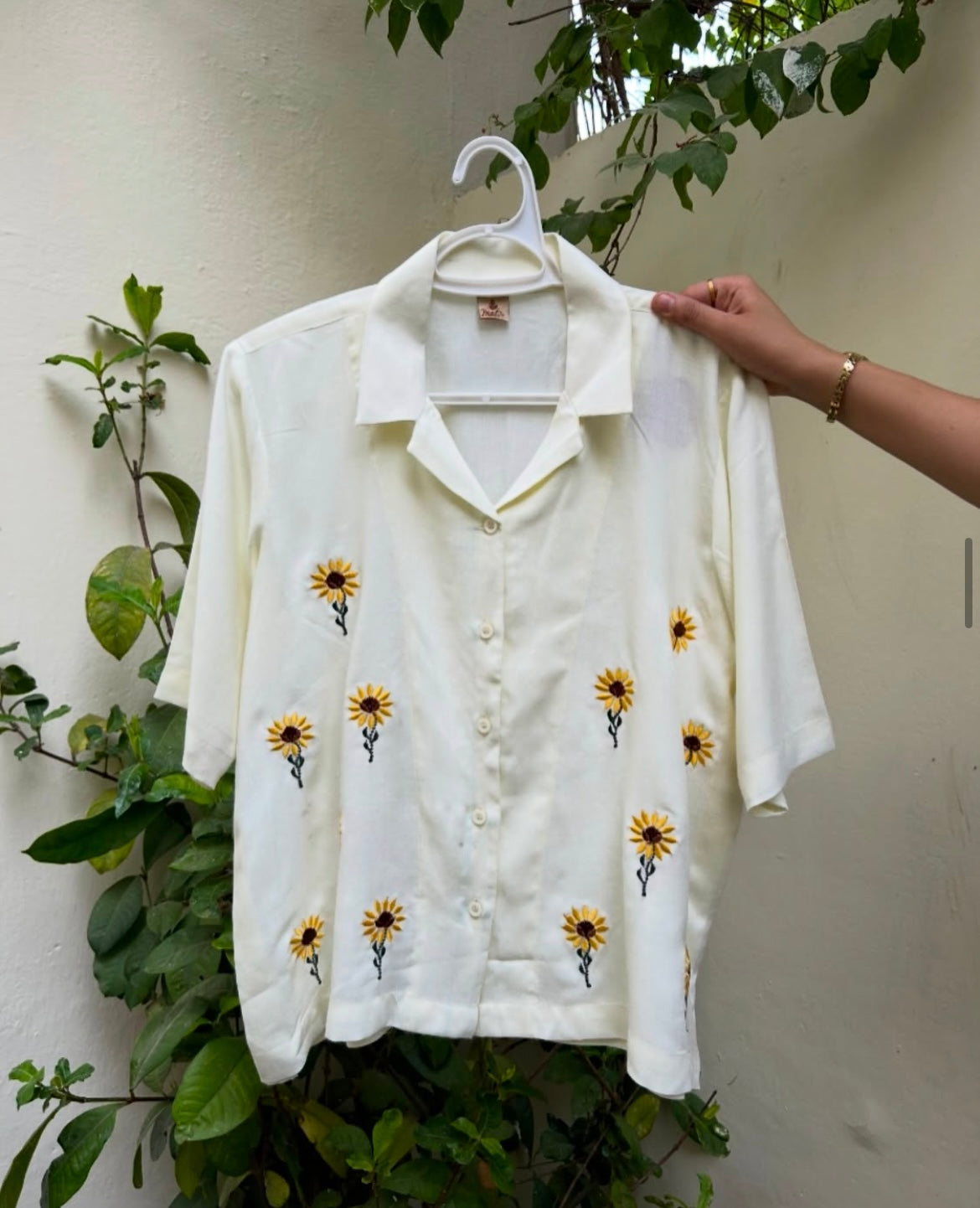Pearl White Sunflower Shirt🌻