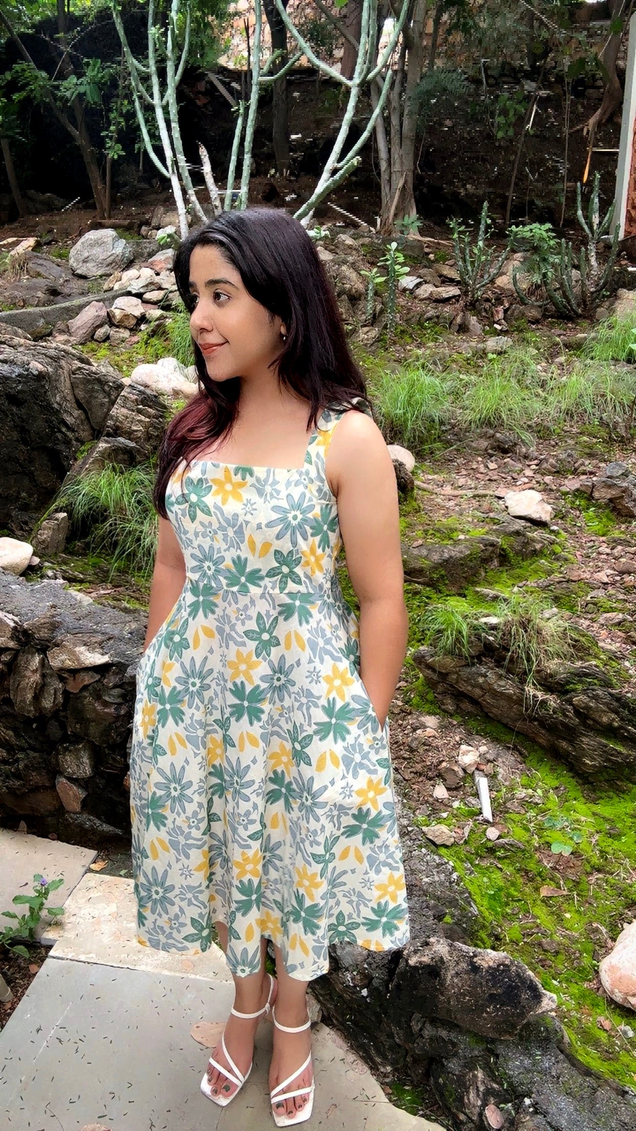 Faye Dress – Floral Midi Dress with Pockets☀️