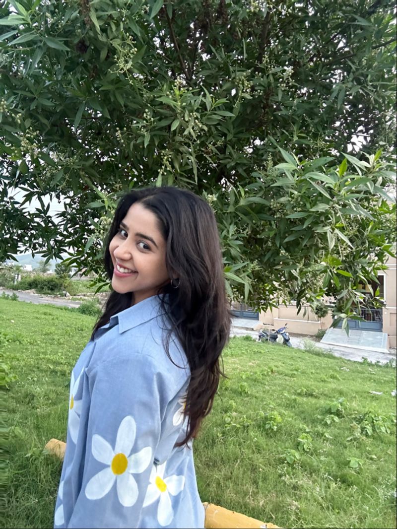 Hand-Painted Daisy Shirt