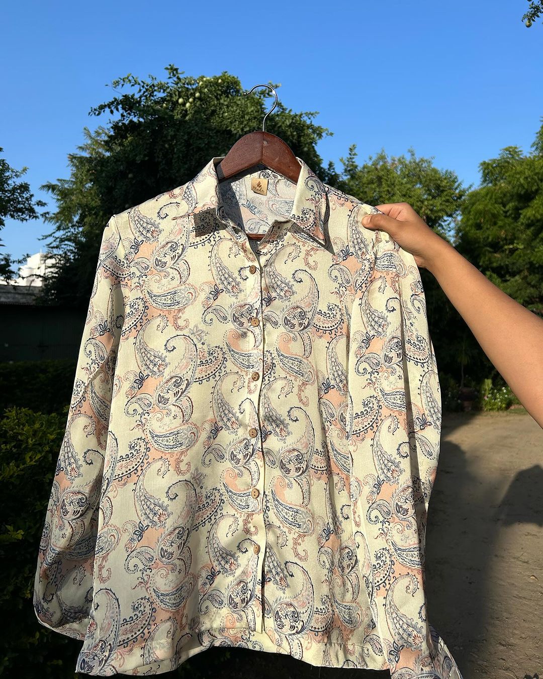 Vintage vibe shirt🤍