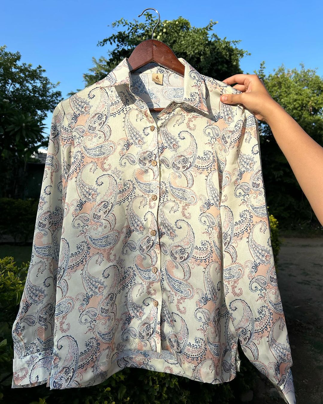 Vintage vibe shirt🤍