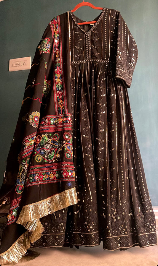 Black Lucknowi Kurta with gotta work duppata